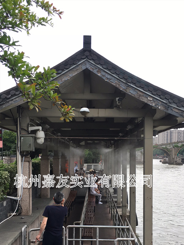 杭州水上公共巴士观光高压喷雾降温4