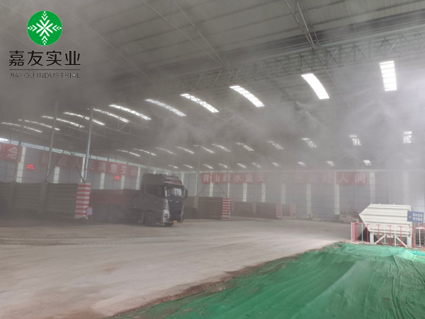 高压喷雾降尘系统拌合站应用案例|交通建设拌合站料棚降尘